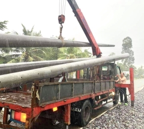 Lắp Trụ điện 1- Xe cẩu bến tre 