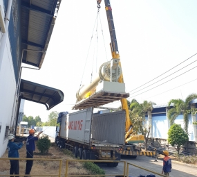 NGỌC NAM XE CẨU BẾN TRE - RÚT CONT MÁY TẠI KHU CÔNG NGHIỆP GIAO LONG BẾN TRE 