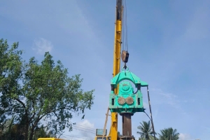 NGỌC NAM XE CẨU BẾN TRE -  THI CÔNG CỪ MÁNG BÚA RUNG  